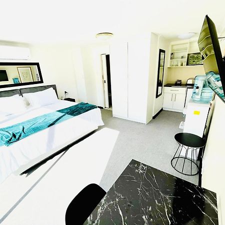 Hotel Vibes Cape Town Plattekloof Екстериор снимка